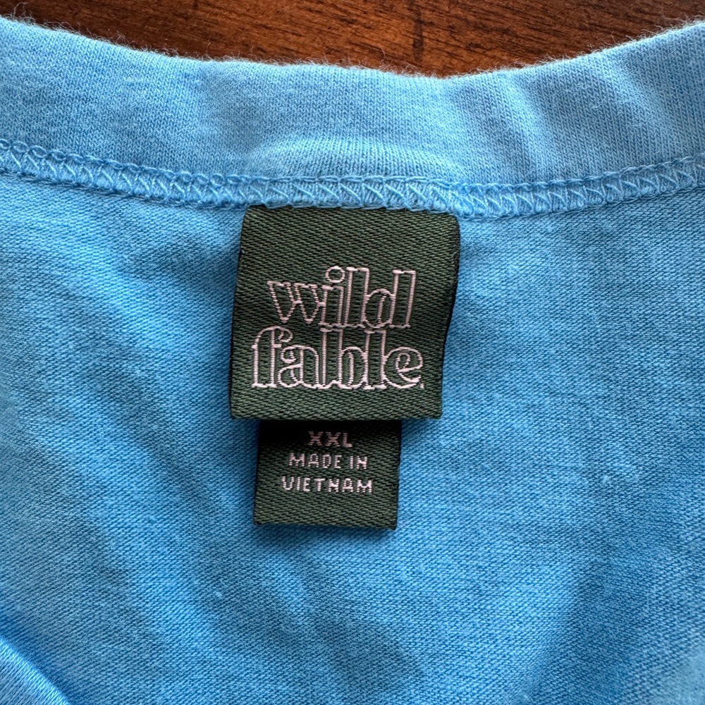 Light Blue V-Neck T-Shirt - Size XXL - Picture 5 of 6